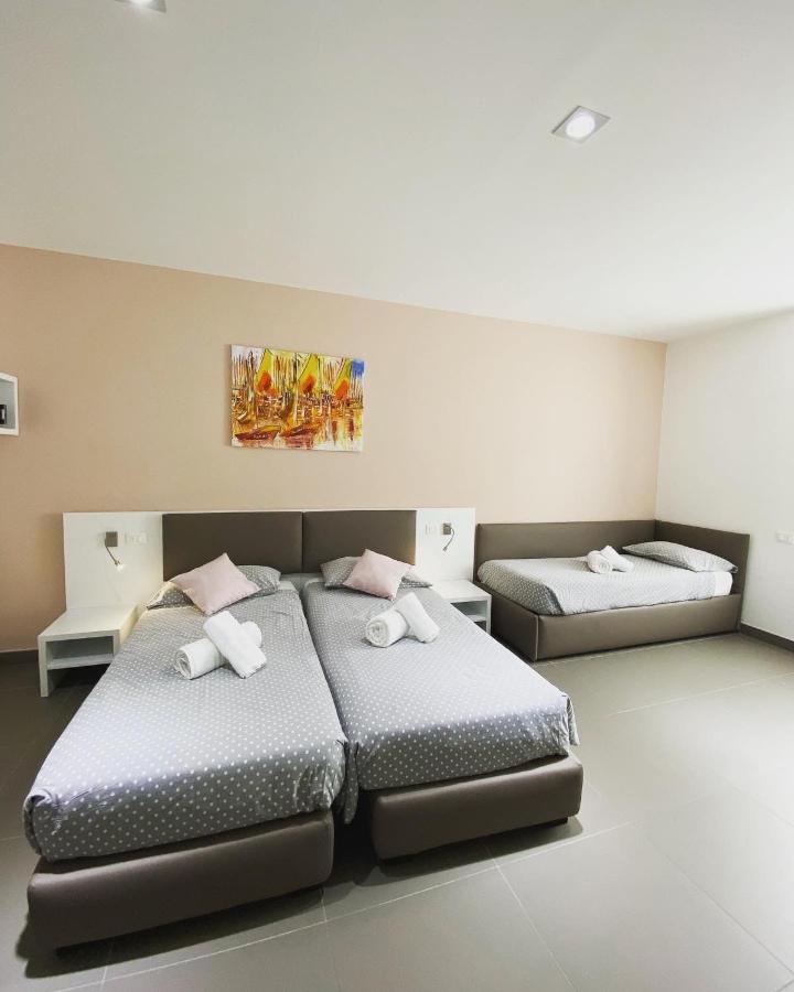 Hotel Aurora & Appartamenti Torbole Sul Garda Kültér fotó