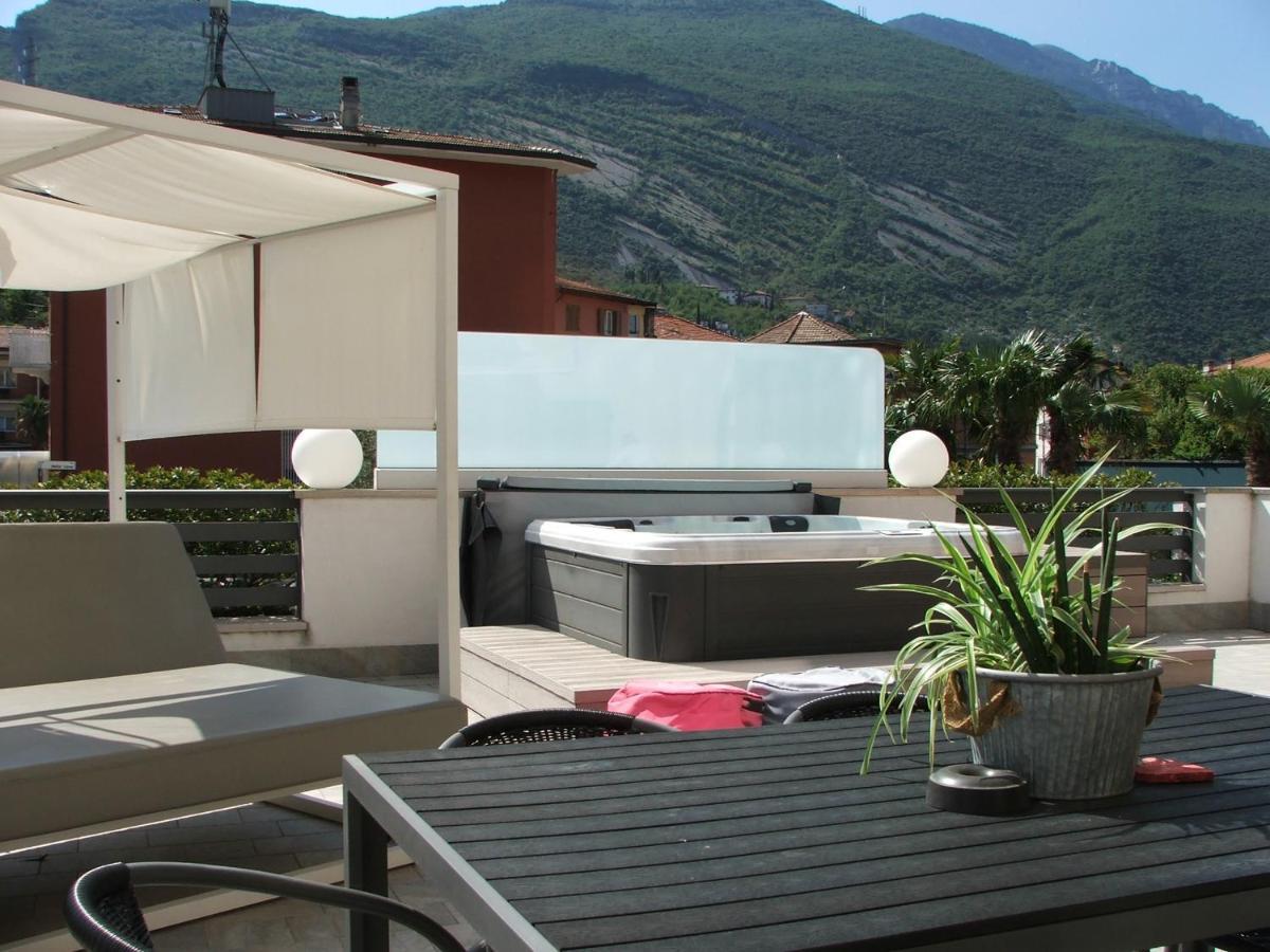 Hotel Aurora & Appartamenti Torbole Sul Garda Kültér fotó
